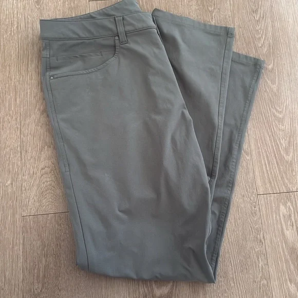 Lululemon ABC pant size 34 - Picture 5 of 5